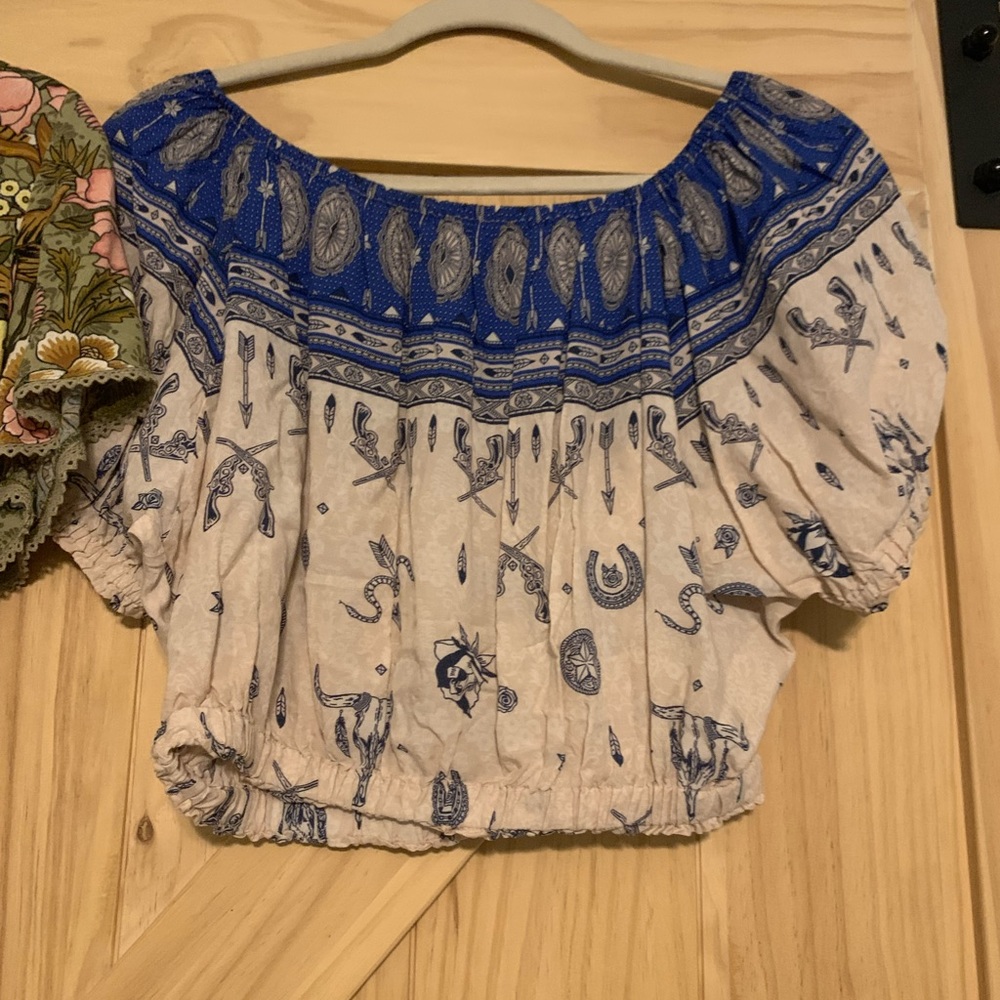 Coyote top